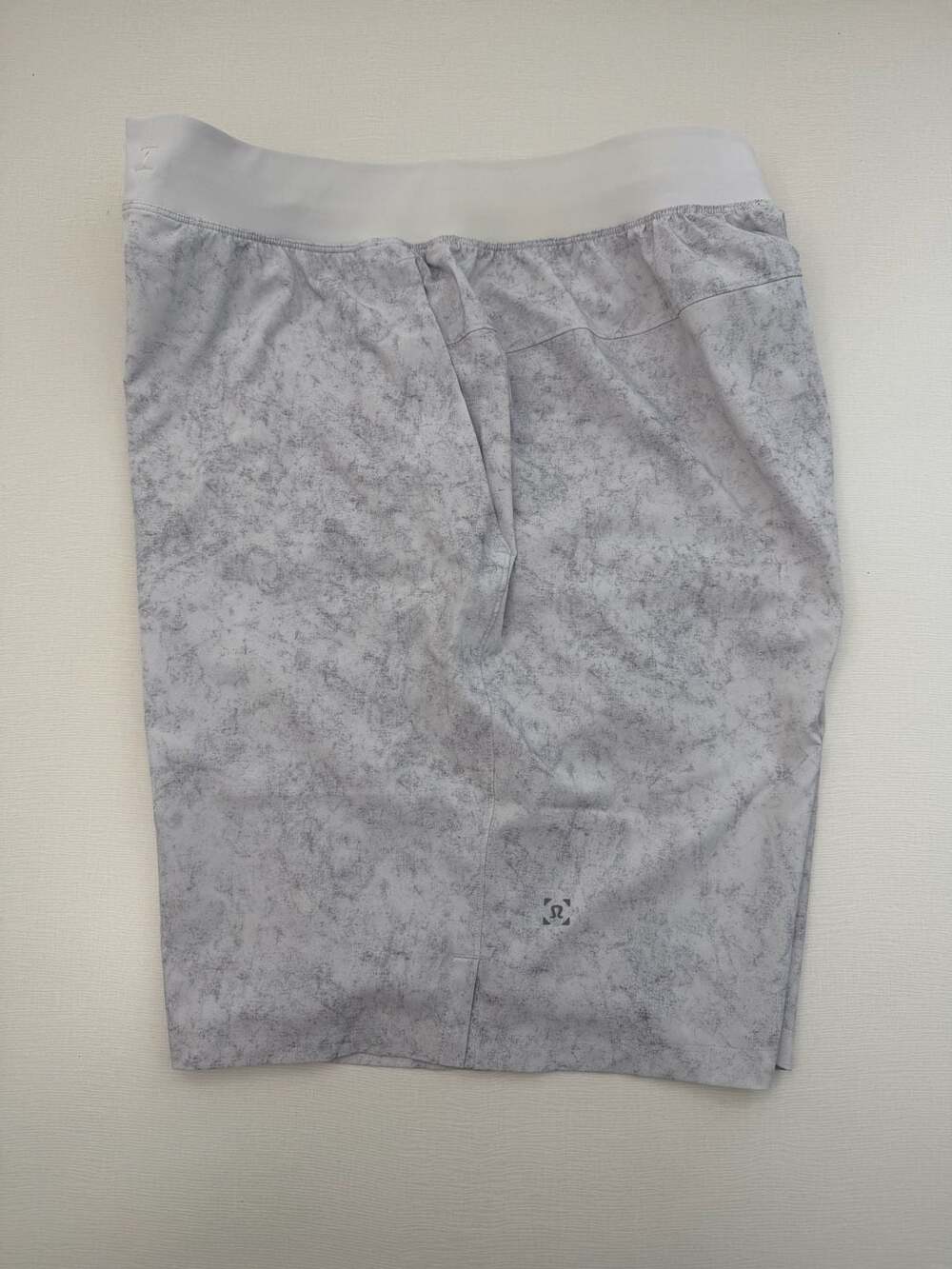 Lululemon THE Short 9" Linerless Athletic Shorts Gravel Dust Alpine White XXL
